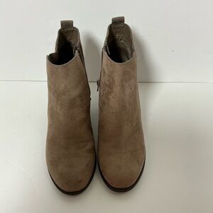 Women’s Tan Suede Ankle Booties Sz 8